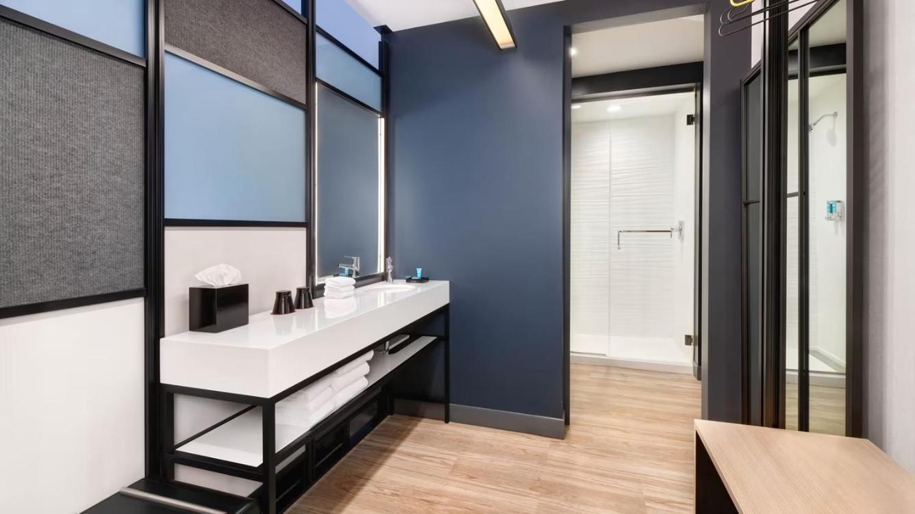 Aloft Cincinnati West Chester Exterior photo